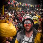 Une bonne trentaine de minutes pour traverser ce hangar bondé de carnavaleux plus joviaux les uns que les autres .... Vive les dockers, vive la Citadelle et vive le carnaval.