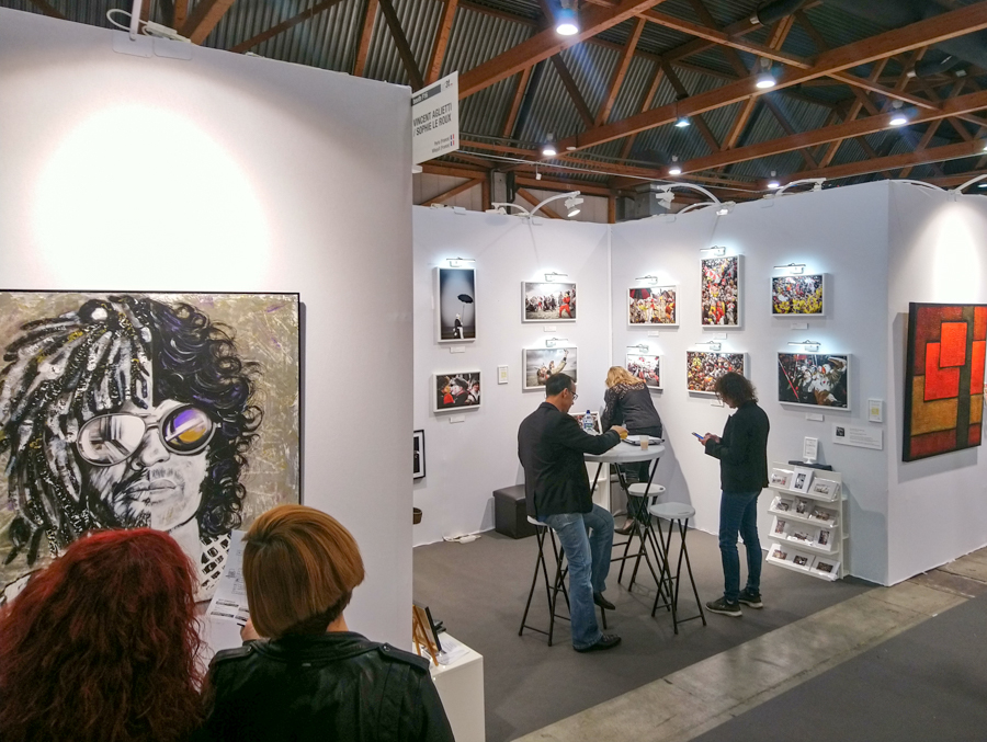La dream team se met en place pour accueillir les visiteurs du salon ART3F de Bruxelles