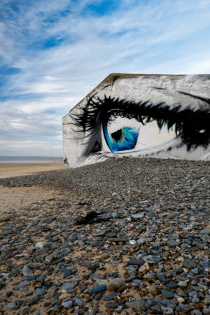 Blockhaus de la Manche.Sur la plage de Siouville en Normandie un blockhaus en temps de paix.