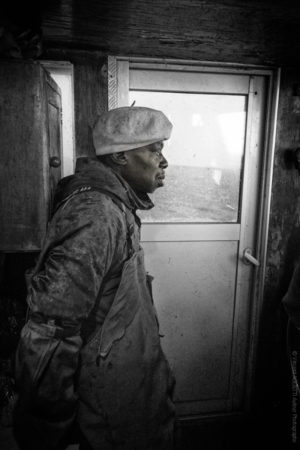 Moussa Marin P&ecirc;cheur aguerri, vit ses derni&egrave;res semaines de p&ecirc;che sur le bassin d'Arcachon avant de regagner le S&eacute;n&eacute;gal.