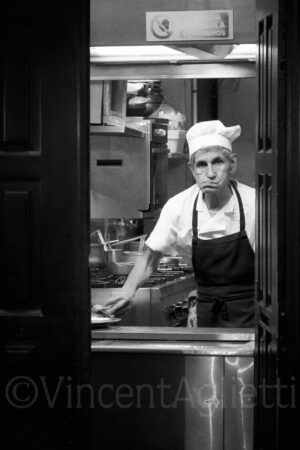 Portrait de Mickey, cuisinier dans le quartier du Chiado à Lisbonne.